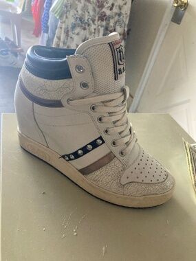 asn high tipped sneakers